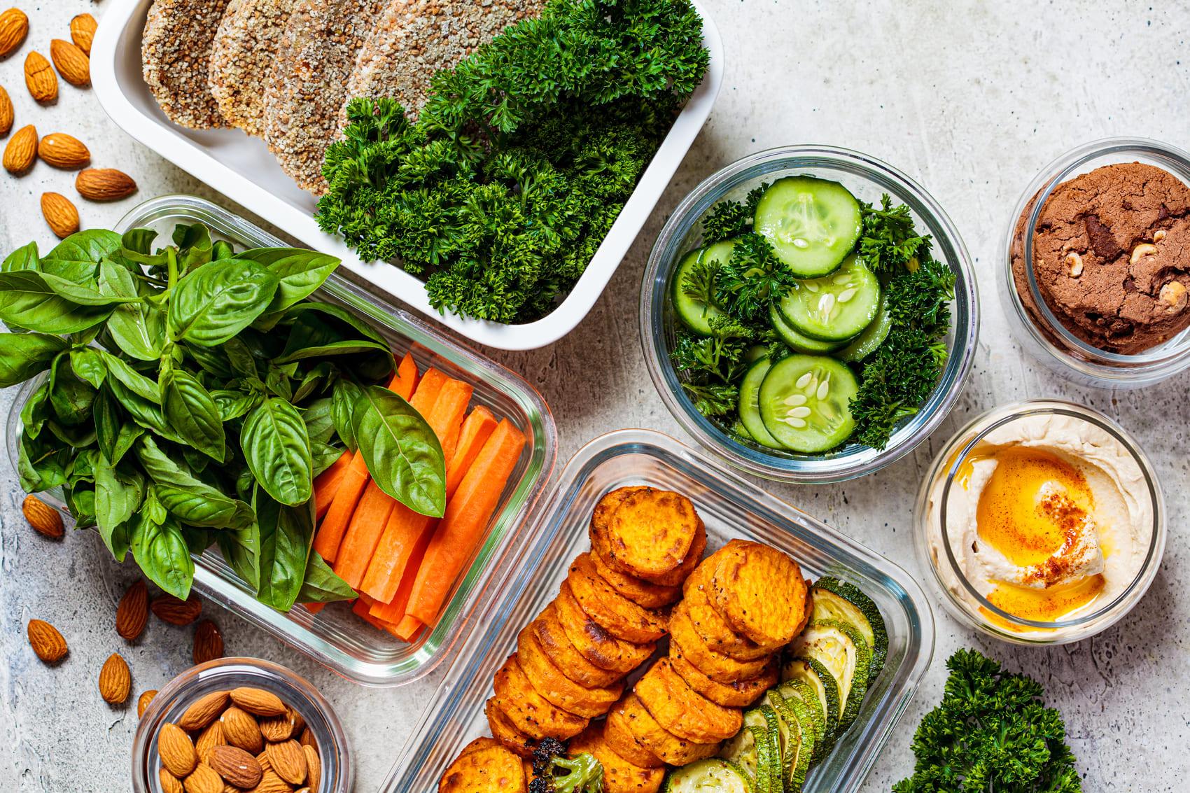 แผนมื้อ 7 วันพร้อมเครื่องดื่ม สูตรทำง่าย และรายการช้อปปิ้งพร้อมสรรพ